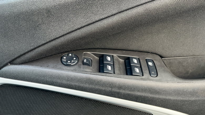 Vauxhall Crossland X 1.2T [110] Griffin 5dr [6 Spd] [Start Stop] Petrol Hatchback